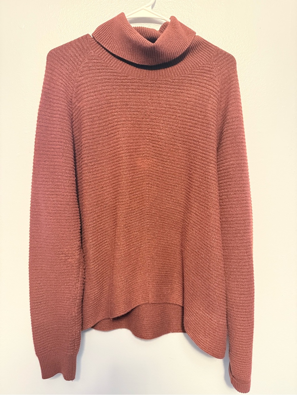 KÜHL Women’s Turtleneck Sweater Size Large Rust Textured Knit